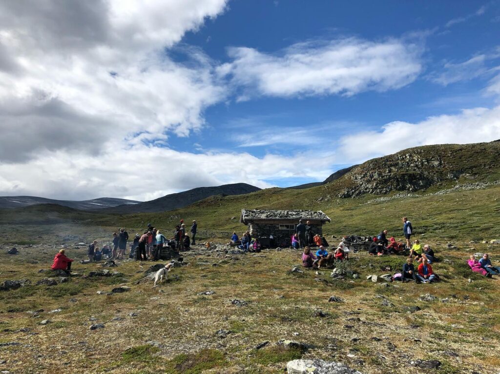 Ein fjelltur til Steinbua kan anbefalast om du bur på Brim Seter